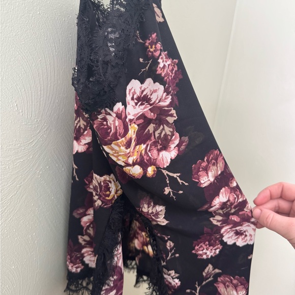 Sheer Floral Lace Trim Camisole - Picture 4 of 4